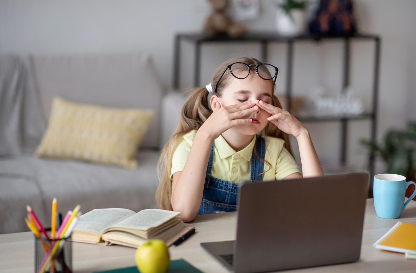 5 Ways To Protect Your Eyes From Constant Screen Time